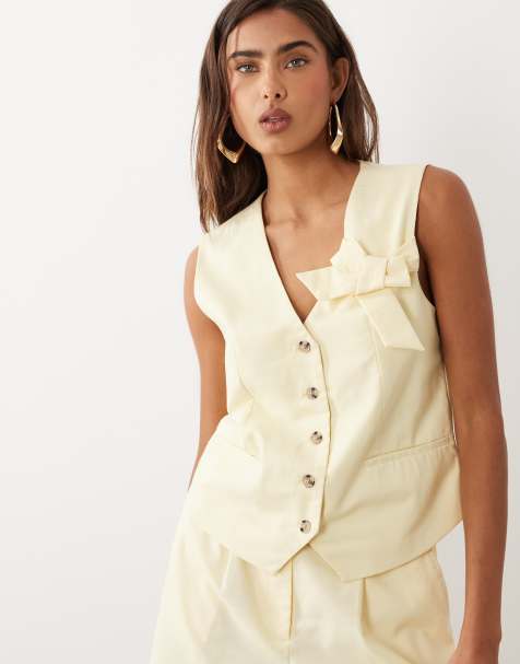 VILA - Elegant gilet van linnenmix met strikdetail in pastelgeel, deel van co-ord set - view 1