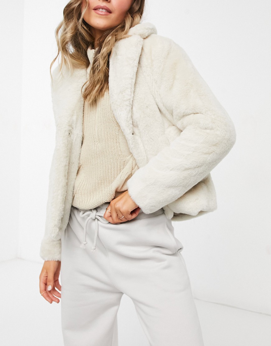 Vila faux fur short coat in beige-Neutral
