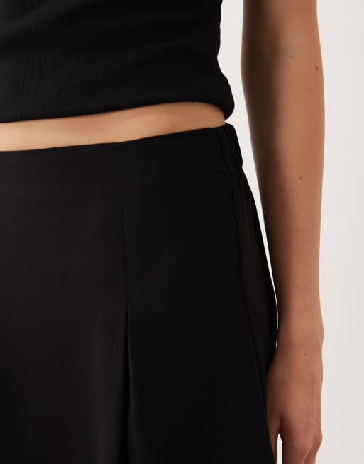 Vila flippy hem mini skirt in black, 3 of 5