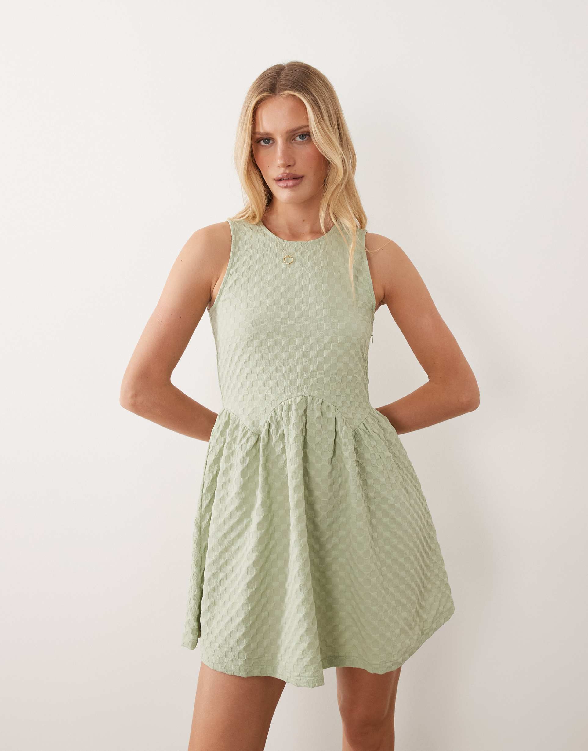 vila flippy hem textured mini dress in daiquiri green