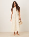 [Vila] VILA floral applique midi dress in cream-White 34 Birch