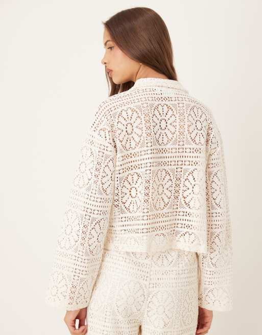 Vila floral crochet utility style cropped shirt co-ord in birch cream, 3 of 4