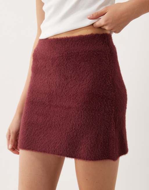 Vila fluffy knitted mini skirt co-ord in burgundy, 3 of 5