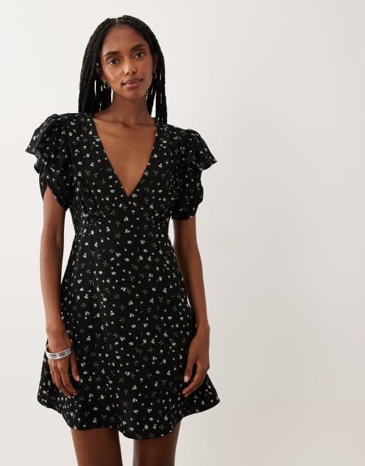 Vila frill sleeve woven mini dress in black ditsy floral, 2 of 4