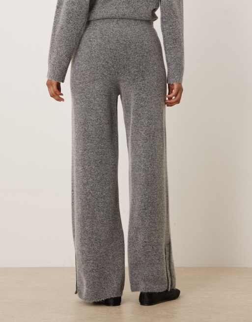 VILA - Gebreide broek met wijde pijpen in gemêleerd medium grijs, deel van co-ord set, 4 van 5