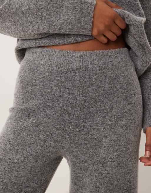 VILA - Gebreide broek met wijde pijpen in gemêleerd medium grijs, deel van co-ord set, 5 van 5
