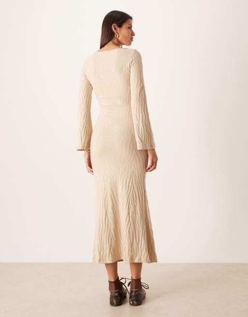 VILA – Gestricktes Maxikleid mit neutralem Zebramuster, 2 von 4