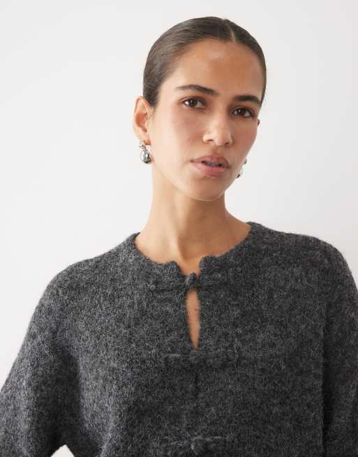 Vila gilet en maille duveteuse avec fermeture à brandebourgs en gris foncé chiné, 3 de 4