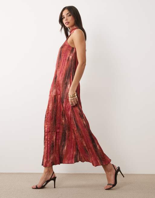 Vila halter neck crepe maxi dress in pink blur print, 3 of 4