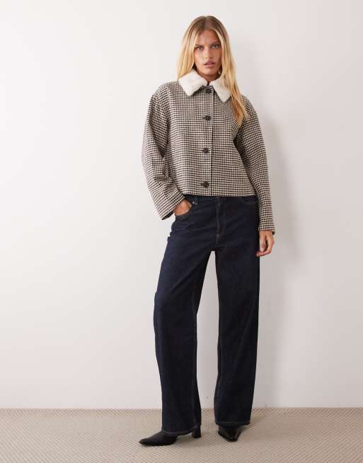 Vila herringbone short button front jacket with fur collar in brown, 4 of 4