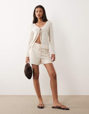 VILA high rise crochet shorts in birch cream - part of a set birch 9890₽