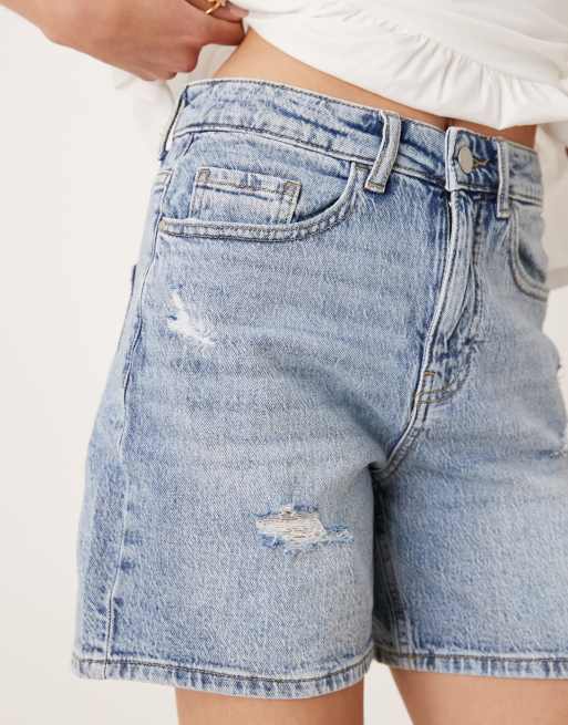VILA high waist boyfriend fit destroyed denim shorts in light blue denim, 2 of 5