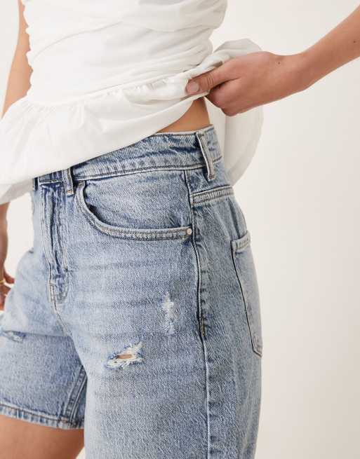 VILA high waist boyfriend fit destroyed denim shorts in light blue denim, 4 of 5