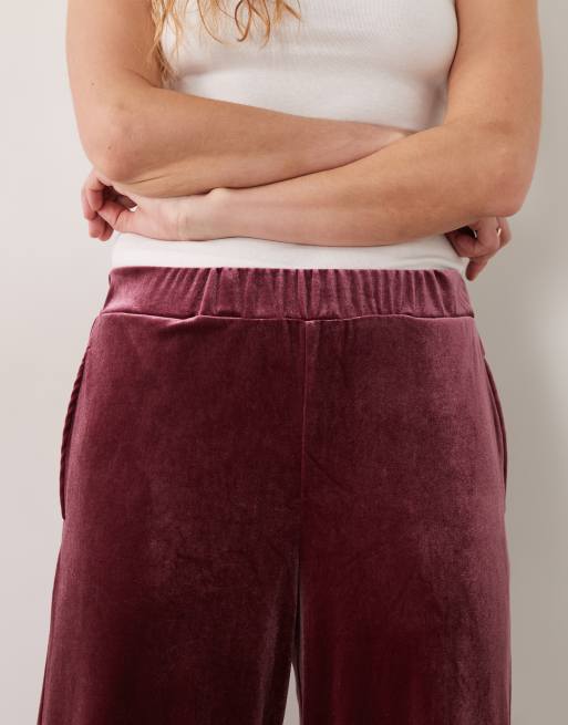 Vila high waist wide leg velvet trousers in burgundy, 3 of 5