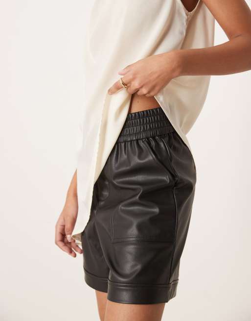 Vila high waisted faux leather shorts in black, 3 of 5
