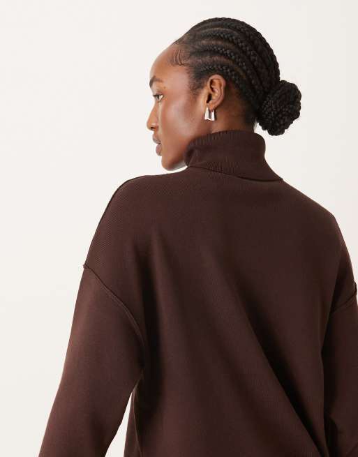 VILA – Hochgeschlossener Oversize-Pullover in Schokobraun mit Ziernähten, 4 von 4