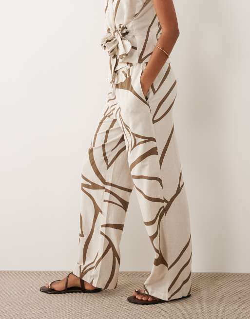 Vila – Hose mit Blumenmuster in Braun, mit Leinenanteil und weitem Bein, Kombiteil, 2 von 5