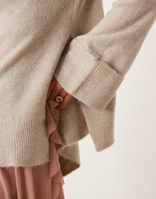 Vila – Jasnobeżowy melanżowy sweter oversize z golfem i podwiniętymi mankietami, 3 z 4