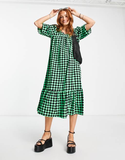 Vila – Kurzärmliges Midi-Hängerkleid mit Vichy-Karos in Grün und Rüschensaum