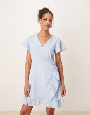Vila - Kurzes Wickelkleid aus Jersey in Kentucky-Blau mit Lochstickerei