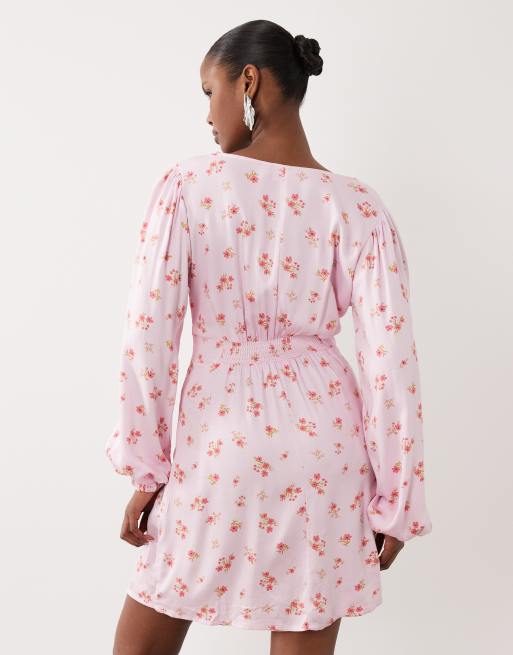 VILA – Langärmliges Minikleid in Rosa mit Blumenmuster, V-Ausschnitt und Knopfleiste, 4 von 4