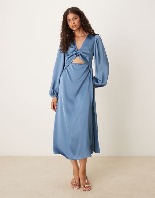 Vila – Langärmliges Satin-Midikleid in Mittelblau mit verdrehter Vorderseite