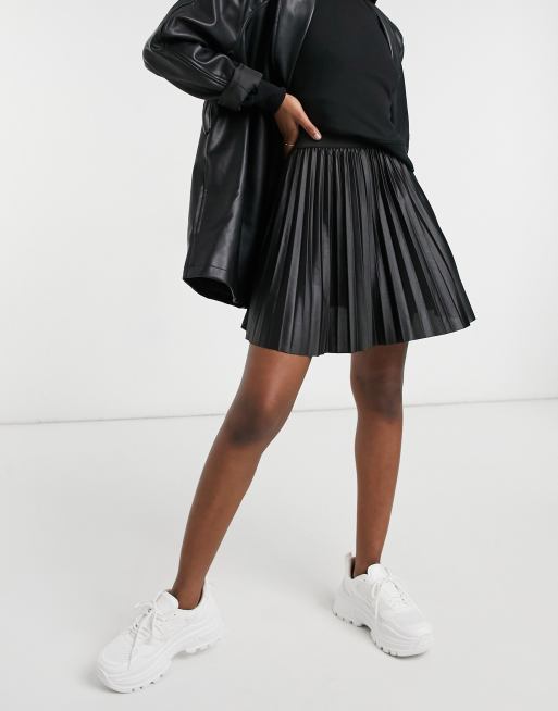 Louis Vuitton black Padded Pleated Mini Skirt