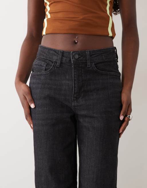 VILA Lisa mid rise straight leg jeans in black denim wash, 4 of 5