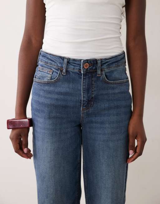VILA Lisa mid-rise straight leg jeans in medium blue denim wash, 4 of 5