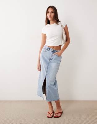 Vila – Ljusblå midikjol i denim med hög midja och slits framtill — kjol med fickor från ASOS