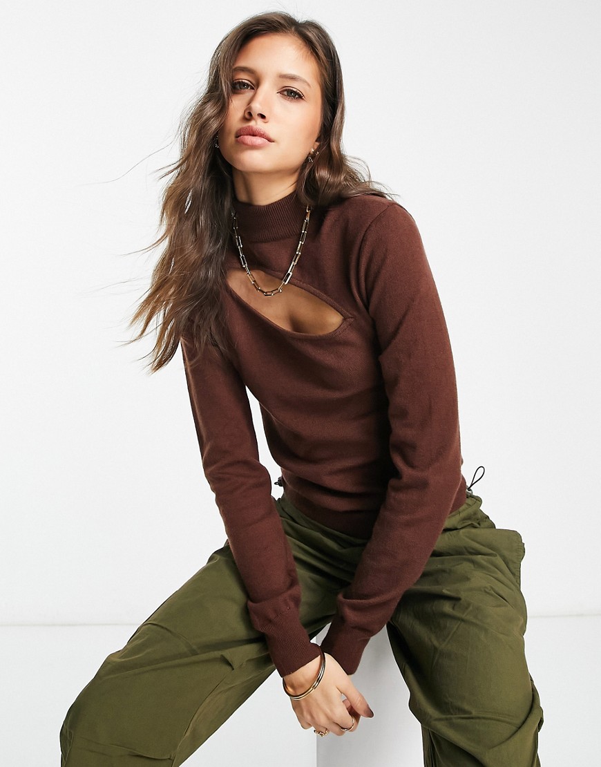 Vila long sleeve top with cut out in brown
