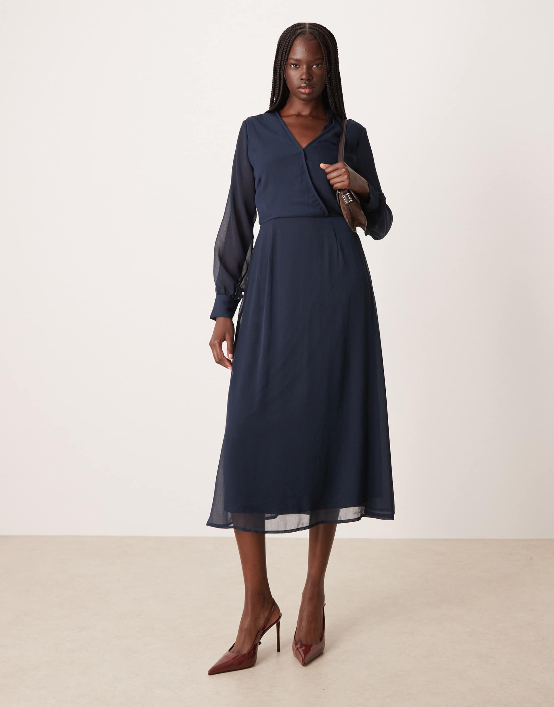 vila long sleeve v-neck midi dress in black
