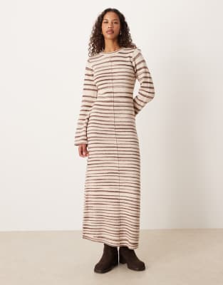 VILA - Maxi-Strickkleid aus Baumwollmix in Cremeweiß mit abstraktem Strichmuster