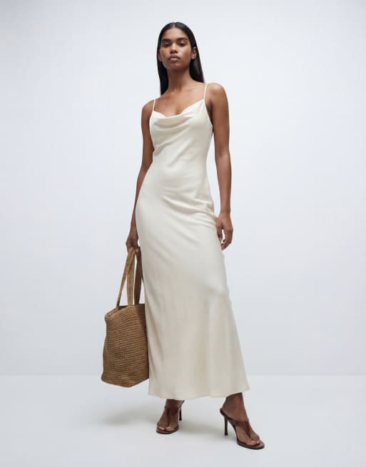 VILA – Maxi-Trägerkleid aus Satin in Cremeweiß mit Spitzeneinsatz und Wasserfallausschnitt, 9 von 11