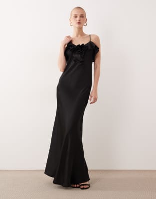 VILA - Maxi-Trägerkleid aus schwarzem Satin mit Rüschendetail