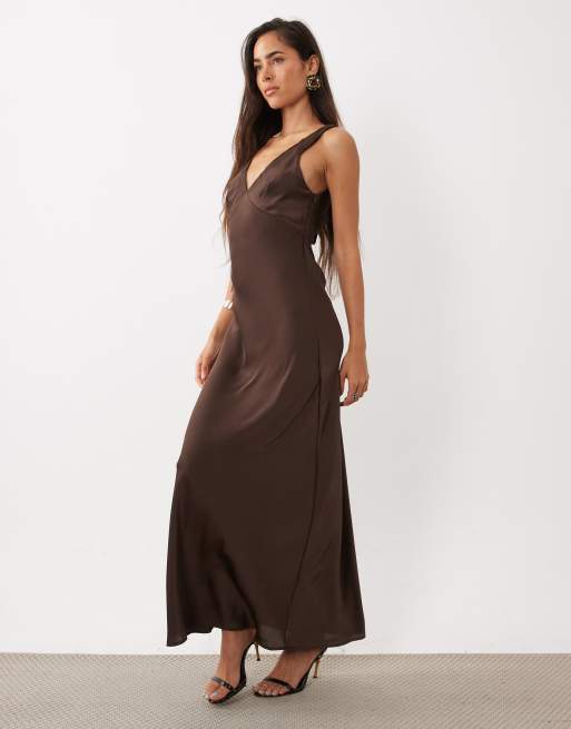 Vila Maxikleid aus Satin mit tiefem V-Ausschnitt in Schokobraun, 2 von 4