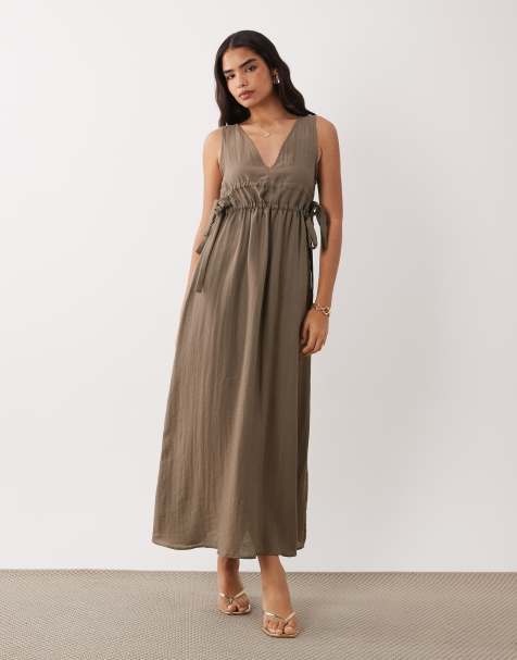 VILA – Maxikleid in Cub-Braun mit seitlicher Schnürung und V-Ausschnitt - view 1