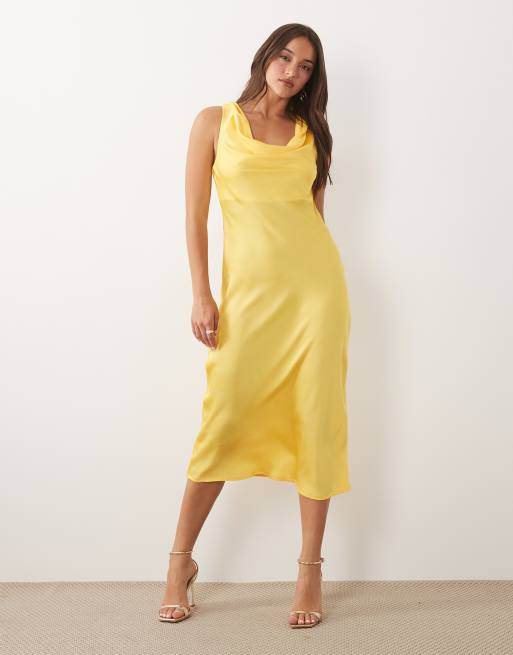 VILA – Midikleid aus Satin in Pastellgelb mit Wasserfallausschnitt, 2 von 4