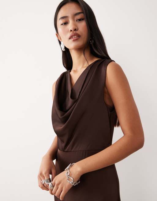 VILA – Midikleid aus Satin in Schokoladenbraun mit Wasserfallausschnitt, 2 von 4