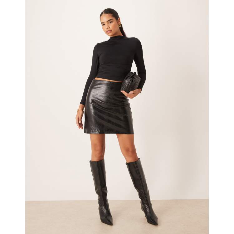 Micro Jupe Très Courte En Similicuir Serpent Marron À Boucle | PrettyLittleThing FR