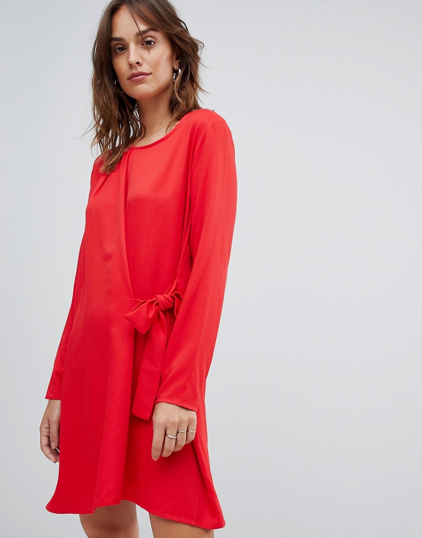 Vila - Mini-jurk met overslag en knoop vooraan in rood