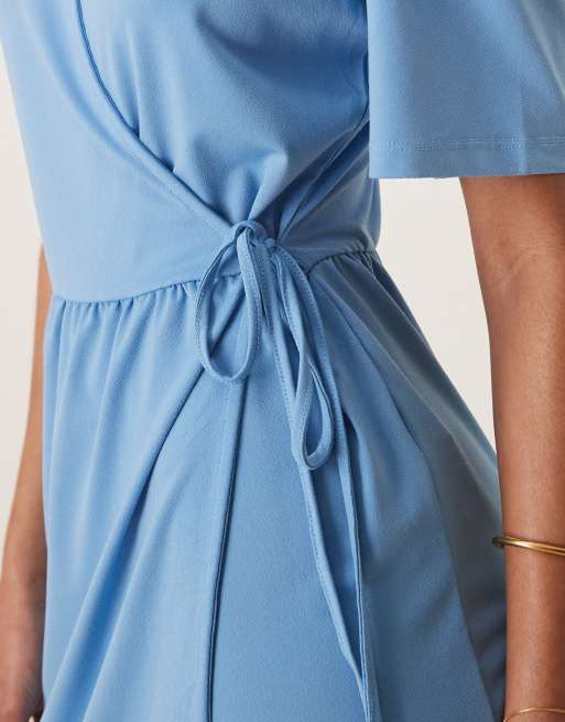 Vila - Mini-jurk van jersey met overslag voor en gestrikte zijkant in blauw, 2 van 4