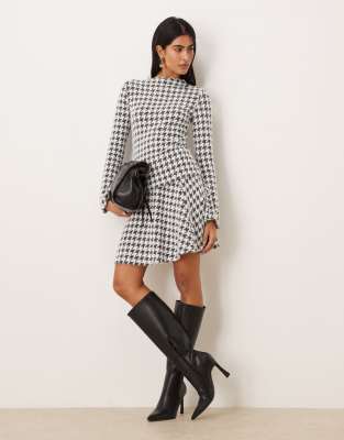 VILA - Mini-Strickrock mit Hahnentrittmuster in Schwarz und Weiß, Kombiteil-Grau