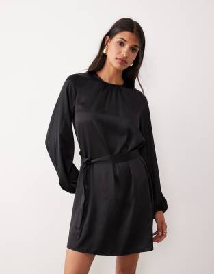 VILA - Minikleid in Schwarz aus Satin mit Ballonärmeln und Bindegürtel
