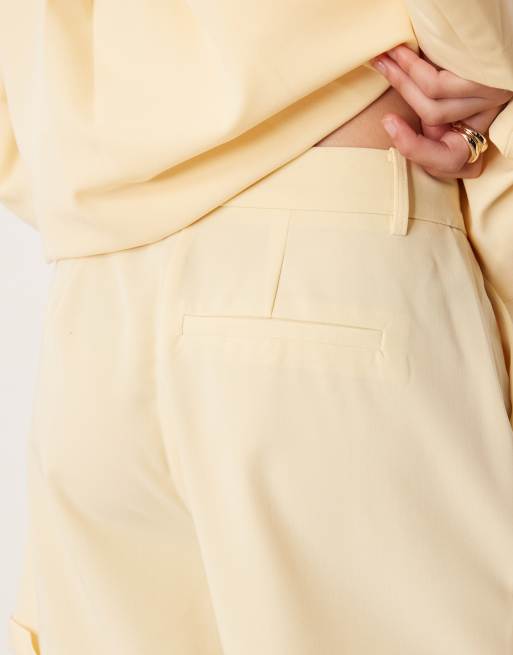 Vila – Mix & Match – Elegante Shorts in blassem Bananengelb mit hohem Bund, Kombiteil, 5 von 5