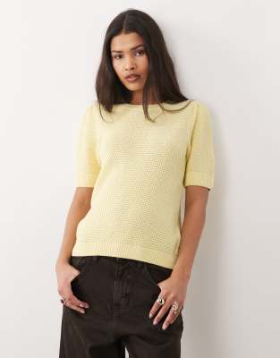 VILA - Oberteil aus strukturiertem Baumwollstrick in Pastellgelb