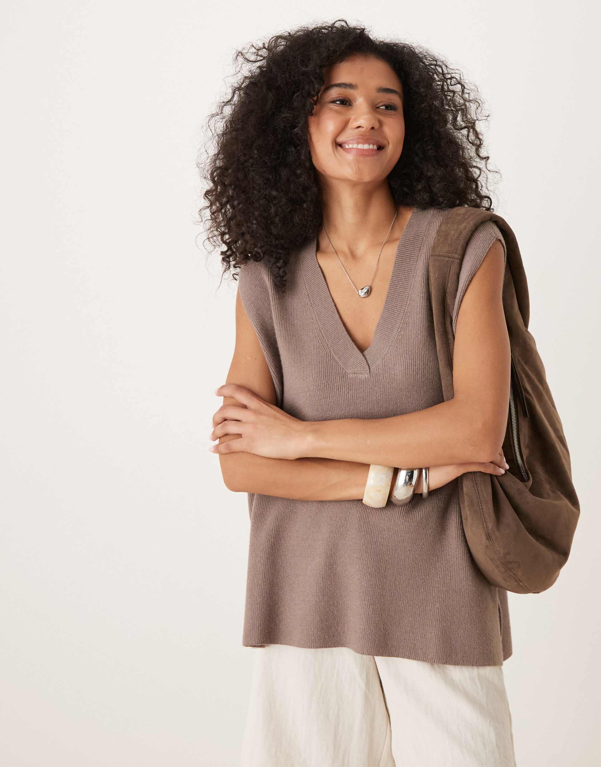 vila oversized knit vest in light brown