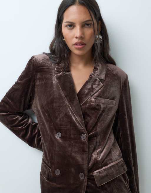 Vila oversized skræddersyet dobbeltradet velourblazer i brun, 2 af 5