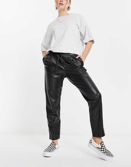 Vila - Pantalon de jogging en imitation cuir - Noir