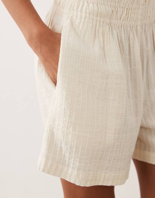 Vila - Pantaloncini testurizzati color crema con vita arricciata, 4 di 5
